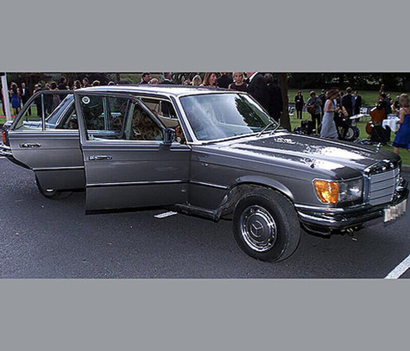 "Мерседес", принадлежавший Боно.