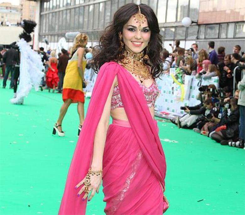 Сати Казанова.