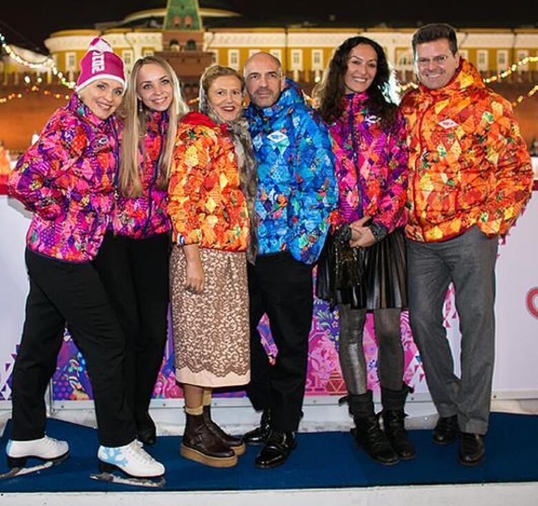 Звезды посетили открытие катка на Красной площади.