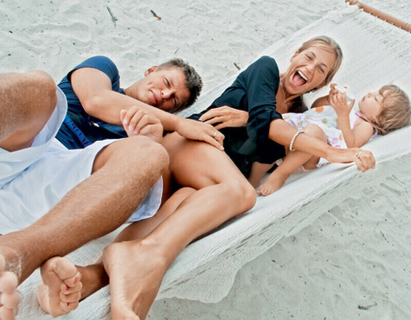 2008 год. Андрей и Юля с маленькой дочкой на отдыхе. Аршавин почти никогда не расстается с семьей. Фото: личный архив Андрея Аршавина.