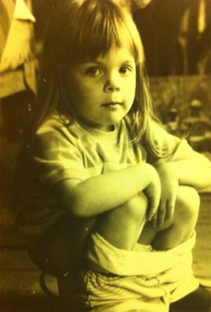Анастасия Стоцкая в детстве. Фото: Twitter.com.