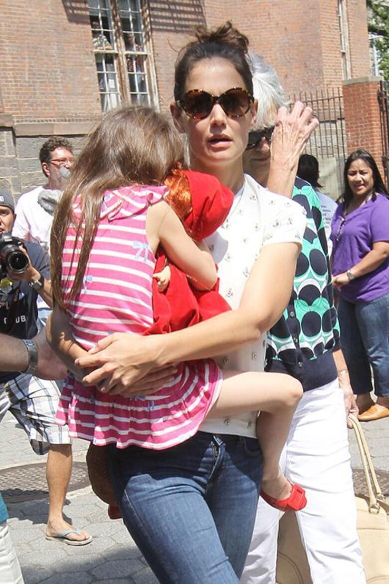 Кэти Холмс с дочерью. Фото: Startracks Photo/Fotodom.ru.