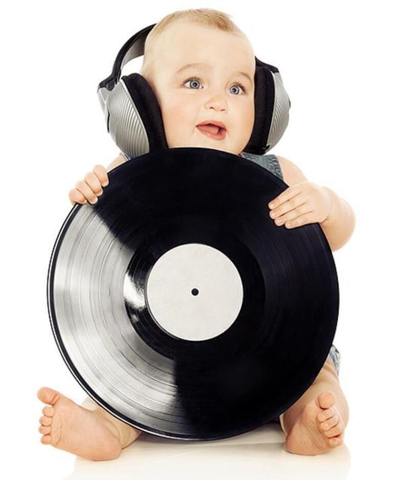 Какую музыку слушать самым маленьким?