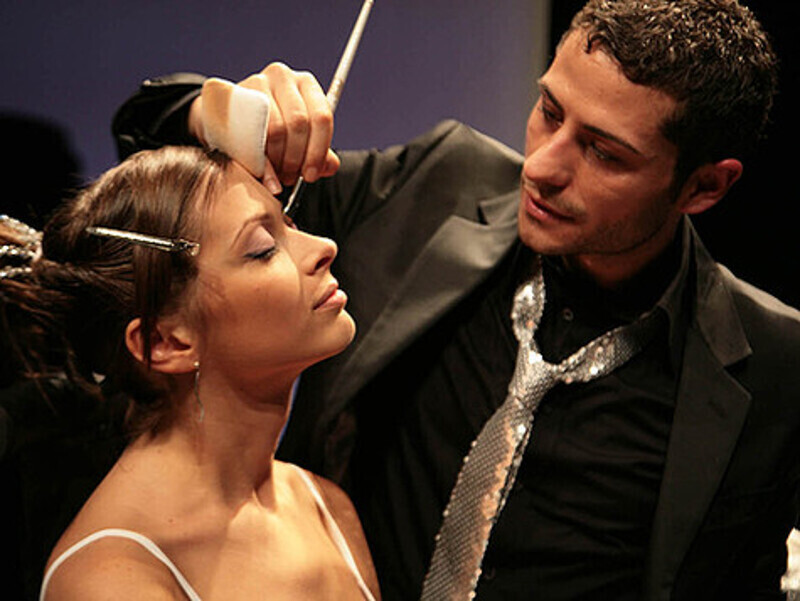 Джанлука Одди в апреле 2012 года посетил выставку InterCHARM Professional 2012, где совместно с ООО «Профит Косметик Групп» — официальным дистрибьютором марки RVB — провел презентацию и  make-up-сессии  новой линии Color Therapy.