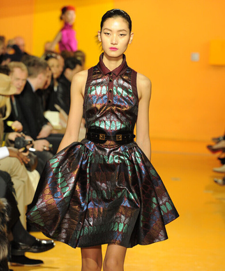 Показ коллекции Kenzo сезона осень-зима 2012 состоялся в рамках Недели моды в Париже. Фото: Fotodom.ru