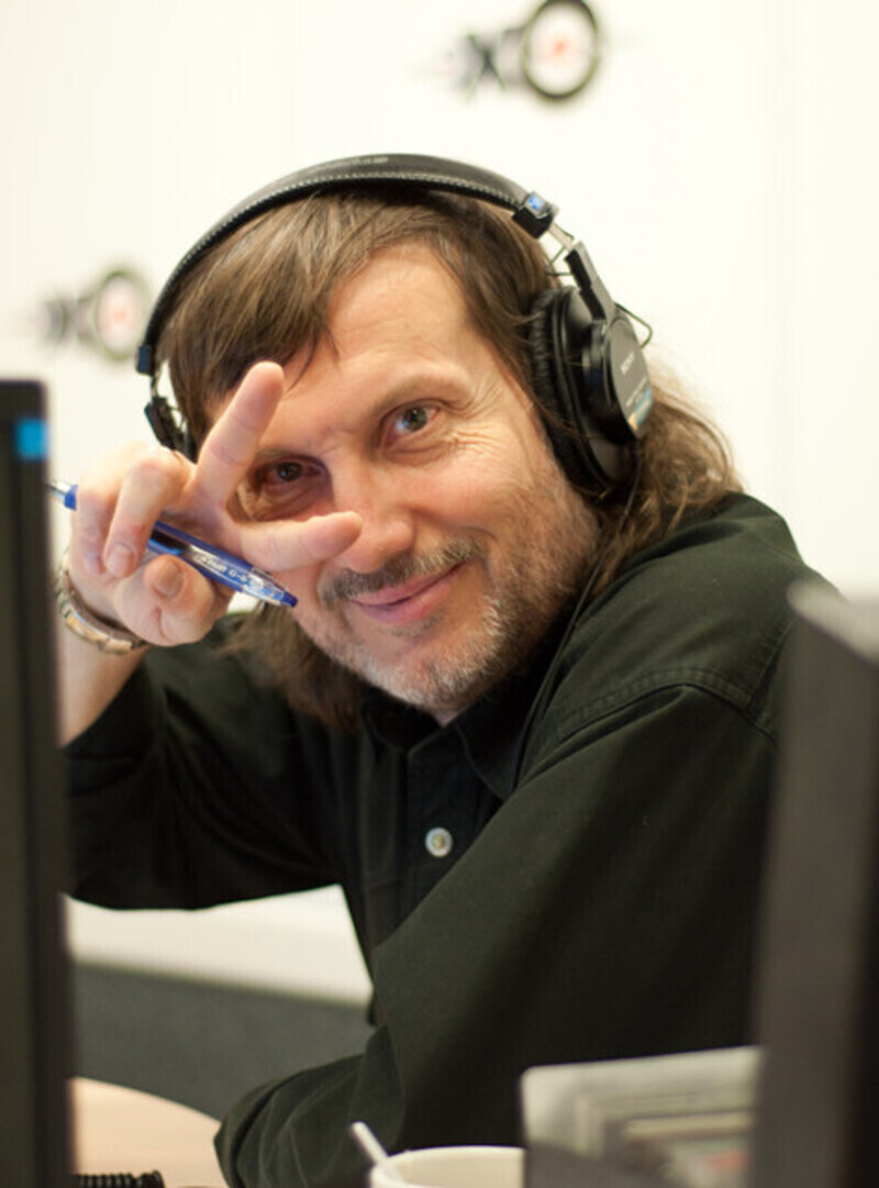 Владимир не продолжил актерскую династию. По образованию он переводчик, а по призванию – ведущий музыкальных программ на радиостанции. Фото: личный архив Владимира Ильинского.