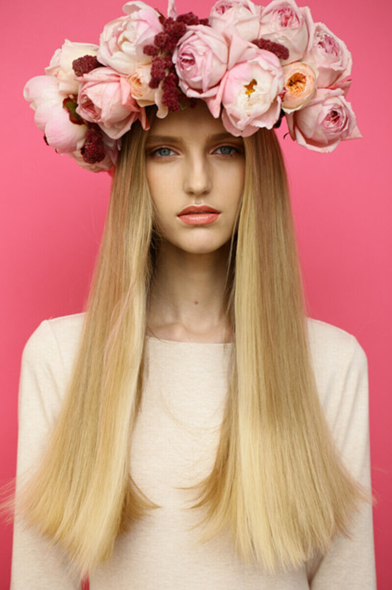 Фото: Сергей Щелухин; ассистент фотографа: Алексей Богатырев; стилист: Лина Дембикова;  визажист: Татьяна Пучкова; модель: Yulia V Direct Scouting Center.