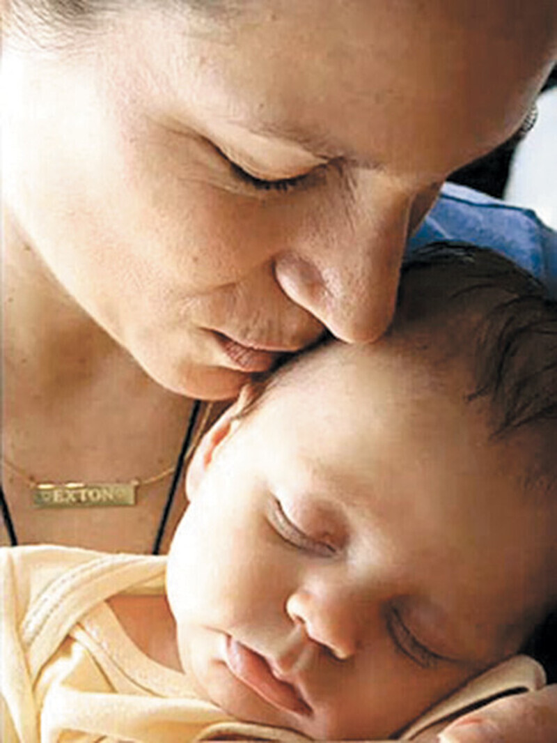 Первые фотографии сына Роберта Дауни-младшего.