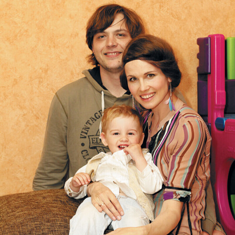 Маленький Егорка — главный член семьи. Поэтому тот факт, что квартира актрисы давно превратилась в детскую, уже никого не удивляет. Фото: Геннадий Авраменко.