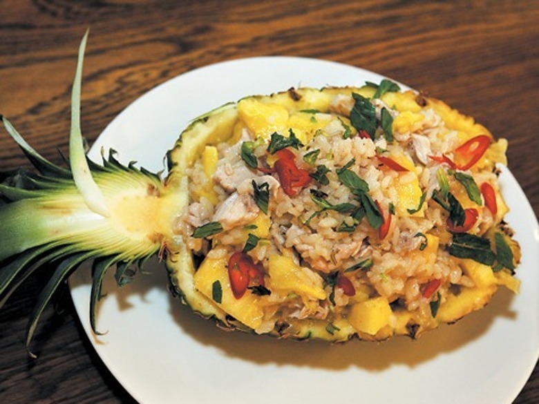 Курица с рисом и ананасами