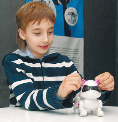 Роботы теперь — это не реквизит для съемок фантастических фильмов, а научное пособие для детей.
