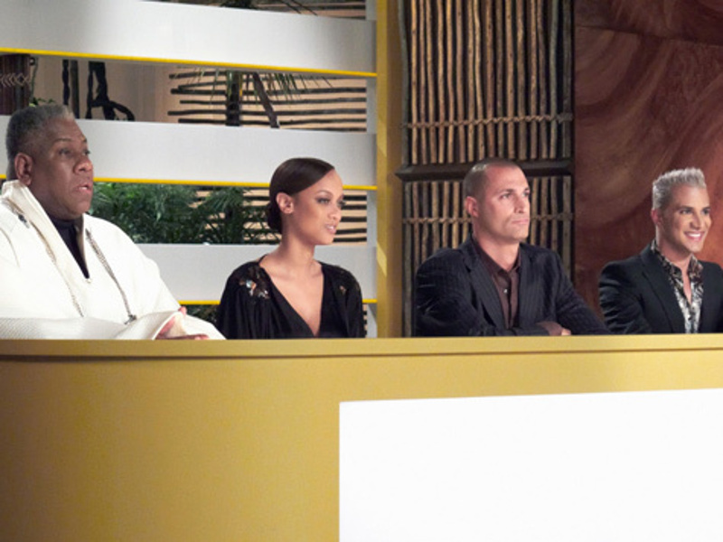 Жюри «Топ-модели по-американски» во главе с ведущей Тайрой Бэнкс. Проект настолько популярен в США, что участие в нем зачастую открывает перед начинающими моделями все двери.