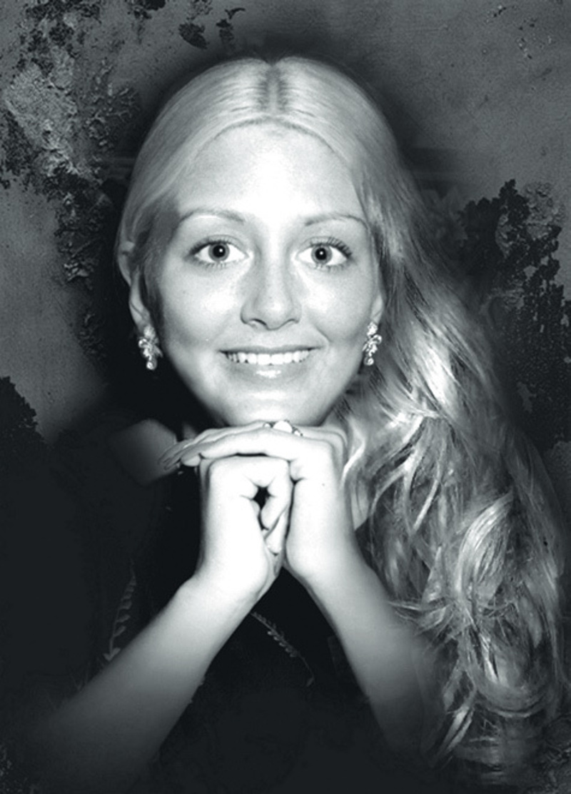 Популярность «Дневников вампиров» началась с романов Лизы Джейн Смит.