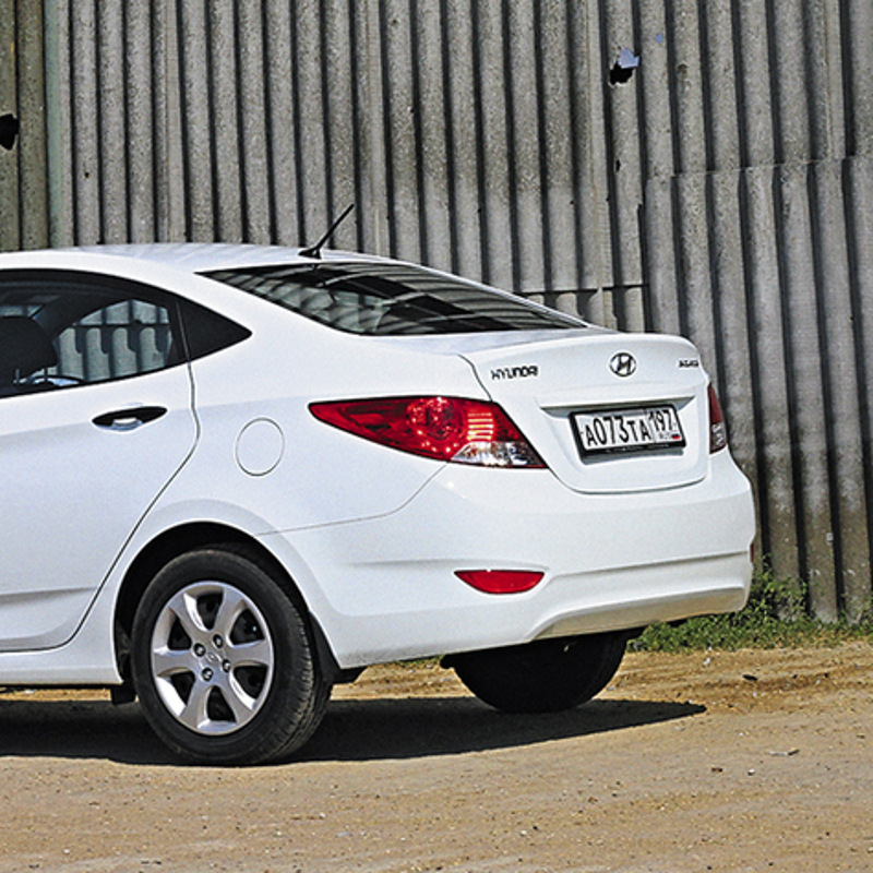Илья и Анна перемещаются по Риге безо всякой охраны. В столице Латвии к ним уже привыкли и считают скорее местными жителями, чем иностранными звездами. фото: Геннадий Авраменко
