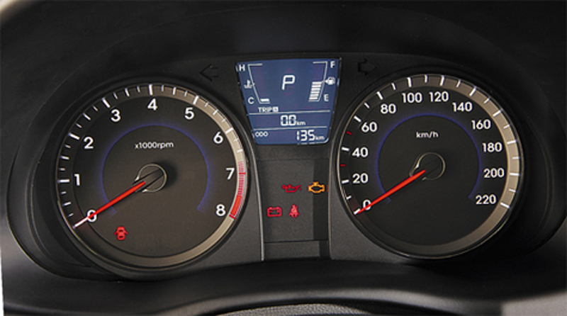 В гараже юрмальской резиденции Ильи есть кабриолет «Ягуар» и винтажный «Мерседес». Однако любимый транспорт рок-звезды на курорте — двухколесный. фото: Геннадий Авраменко