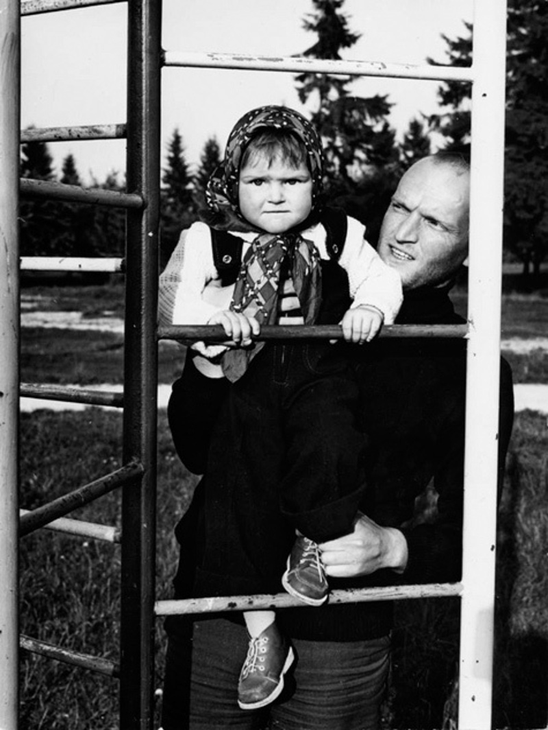 Актер участвовал в воспитании своей дочери до четырех лет.