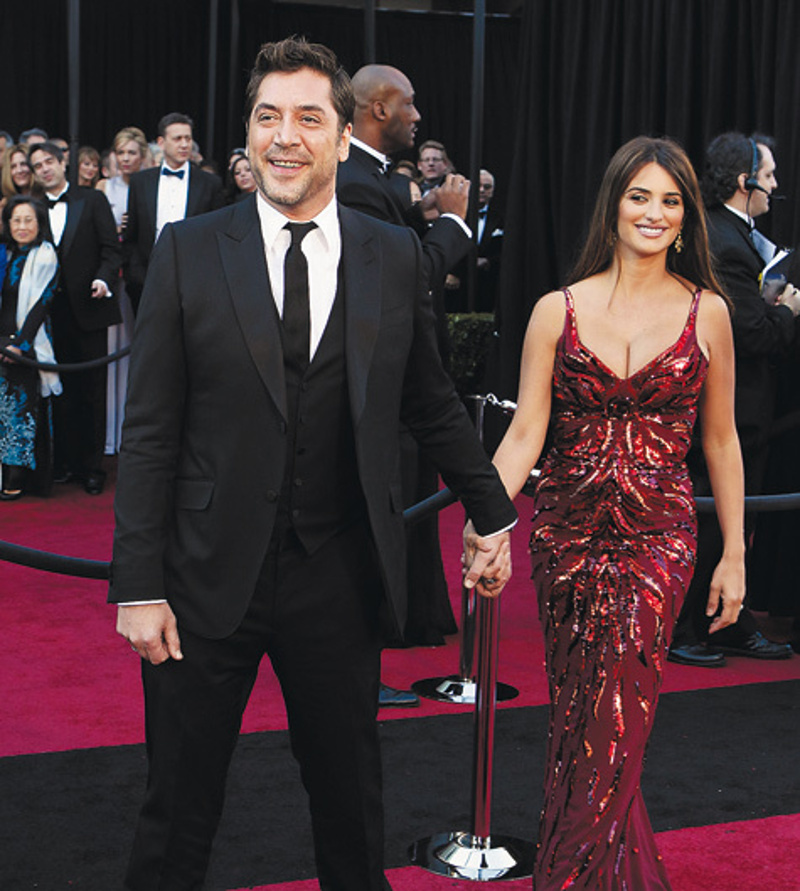 Уже через месяц после рождения сына Лео супруги Пенелопа Крус и Хавьер Бардем красовались на красной дорожке церемонии «Оскар»-2011.
