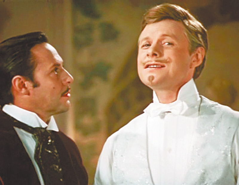 Кадр из к/ф "Летучая мышь", с братом В. Соломиным.