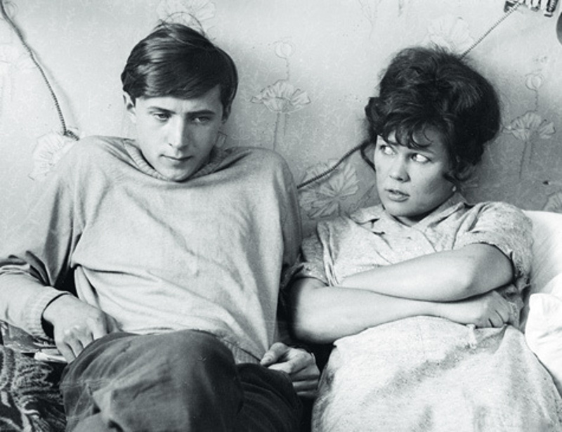 В 1969 году критика отметила работу Люсьены Ивановны в картине «Мама вышла замуж». Зина Голубева стала единственной главной ролью в карьере актрисы.