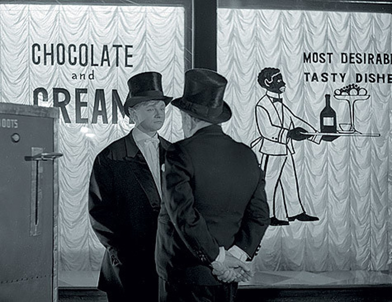 Еще не вышедший на экраны фильм осудили в магаданском обкоме партии и Северо-Восточном НИИ. Прочитав несколько газетных заметок о снятой картине, они написали гневное письмо авторам фильма, а также всевозможному киношному начальству, что «Начальник Чукотк