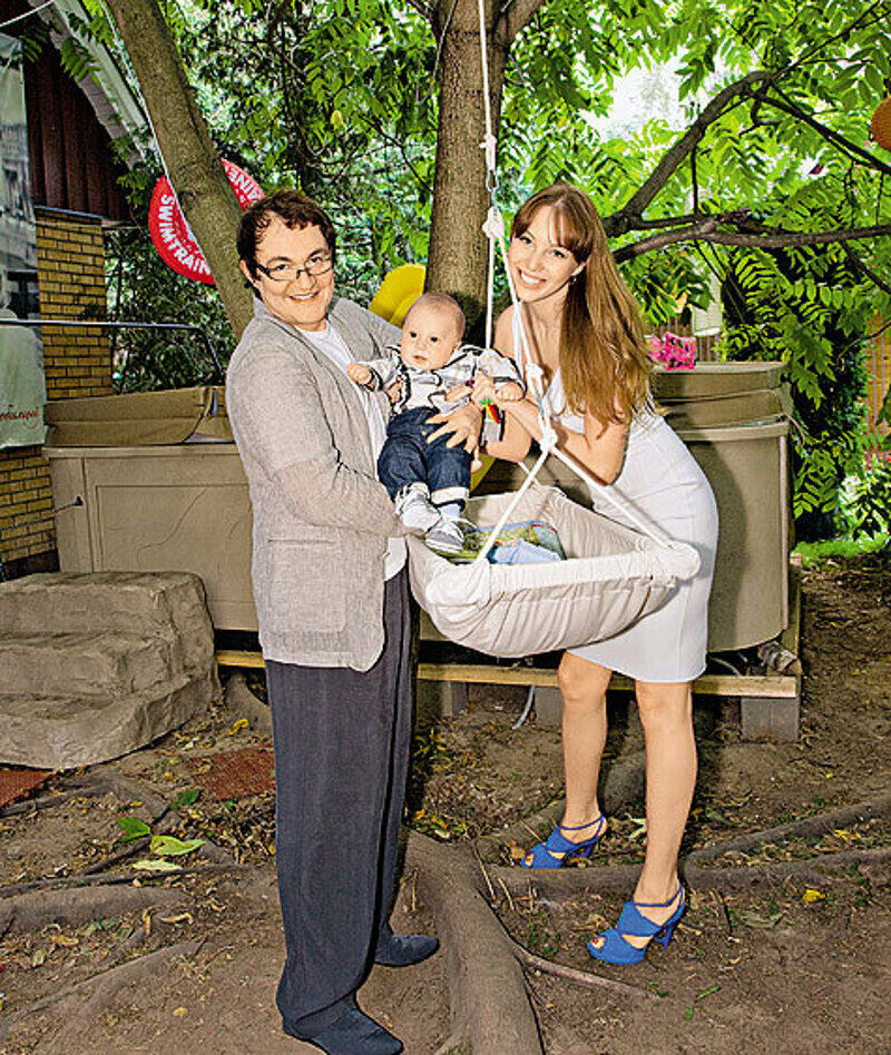 Маленький Саша кажется отцу гениальным ребенком. И он уже приписан к донскому казачеству!