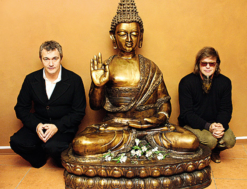 Дибров очень любит Бориса Гребенщикова и даже снял про него фильм «Питерский рок».