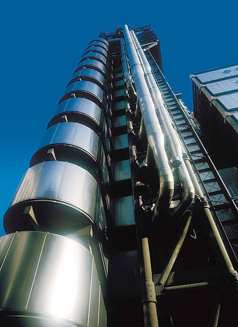 Хай-тек архитектура: одной ногой уже в будущем.