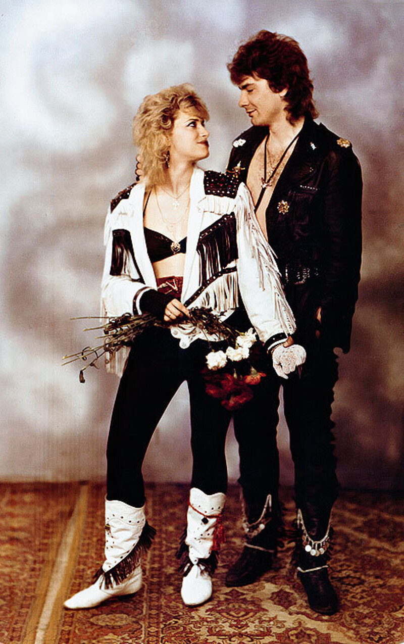 Терентьев вскружил Гулькиной голову одним взглядом. Она была готова 
навсегда остаться в его «Жигулях».