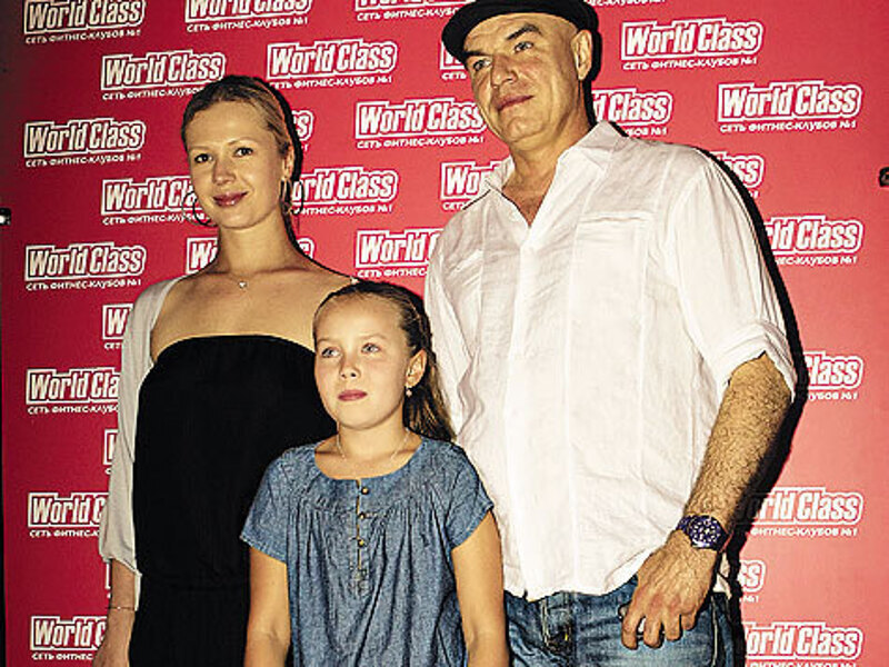 Сергей и Галина женаты 12 лет. Супруги воспитывают двух детей: десятилетнюю Анечку и годовалого Петю. А еще у музыканта есть старший сын Илья, которому уже 26 лет. Фото: ИТАР-ТАСС