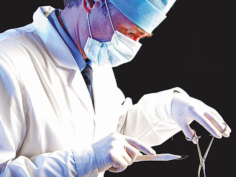 Современные хирурги все чаще работают как ювелиры.