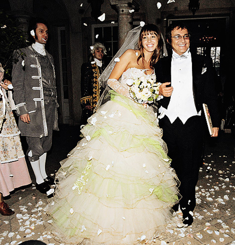 Всего через три месяца после развода с Сашей Дмитрий отправился под венец с Полиной.