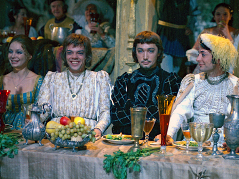 Владимиру никогда не нравились абсолютные красавицы. Ему казалось, что в них есть какой-то изъян. На фото – в роли дона Хуана в картине «Много шума из ничего».