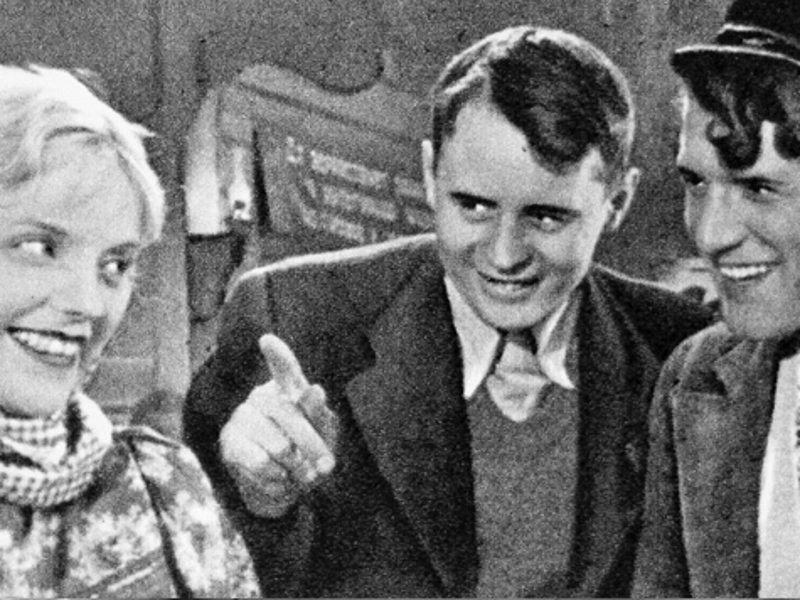 Веселые эпизоды актеры играли с красными от слез глазами.