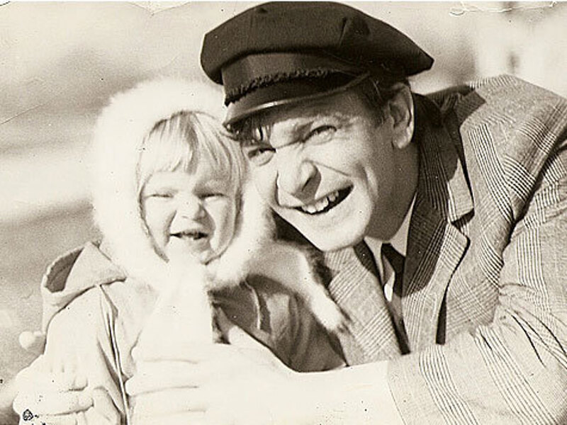 Анна с детства гордится своим отцом. До сих пор каждое лето она ездит к нему в Софию.