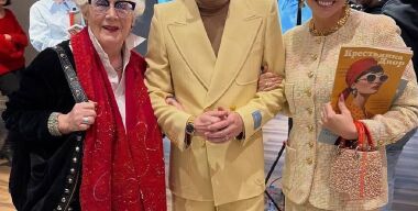 В Москве представили очередную пересъемку культового советского кино: хит,великого Леонида Гайдая о приключениях Шурика переосмыслил творческий коллектив,во главе с Тиной Канделаки