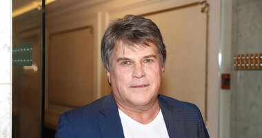 Агрессивная пассажирка напала на Алексея Глызинна в самолете