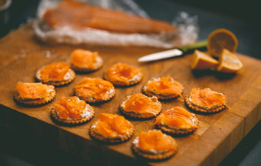 Если к вам нечаянно нагрянули гости: 5 рецептов быстрых закусок