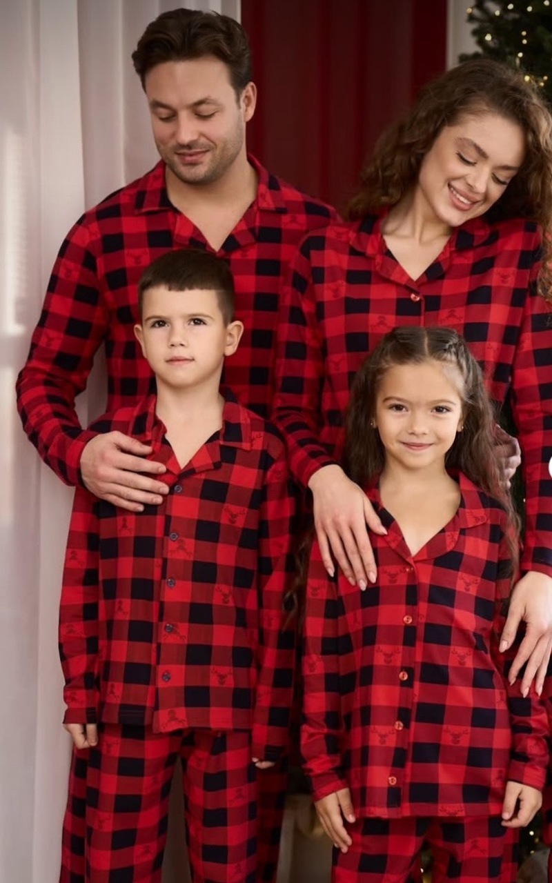 Новогодний дресс-код для дома: стильные пижамы и&nbsp;уютные образы