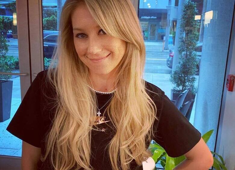 44-летняя Анна Курникова и 50-летний Энрике Иглесиас сообщили о рождении,четвертого ребенка