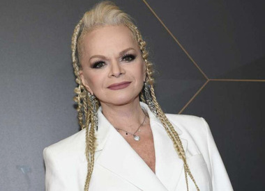 Лариса Долина