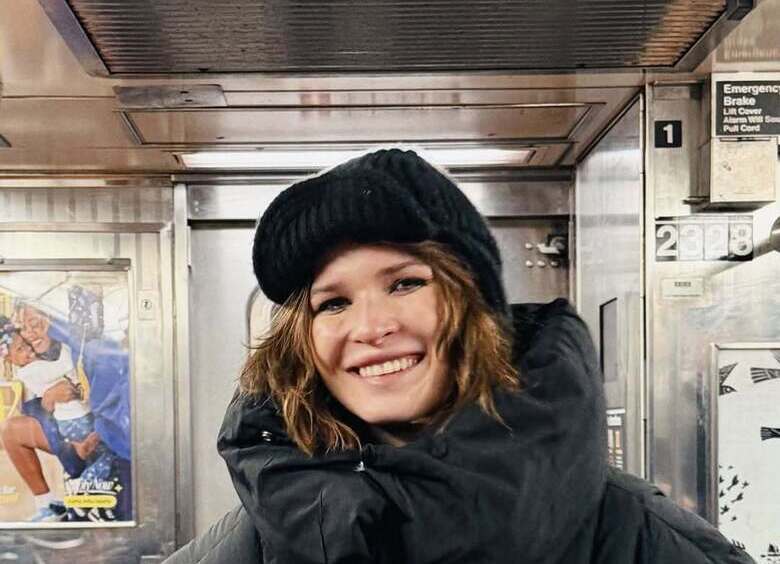 Лукерья Ильяшенко с мужем Александром Маленковым улетела в США и охотно делится,впечатлениями из рождественского Нью-Йорка