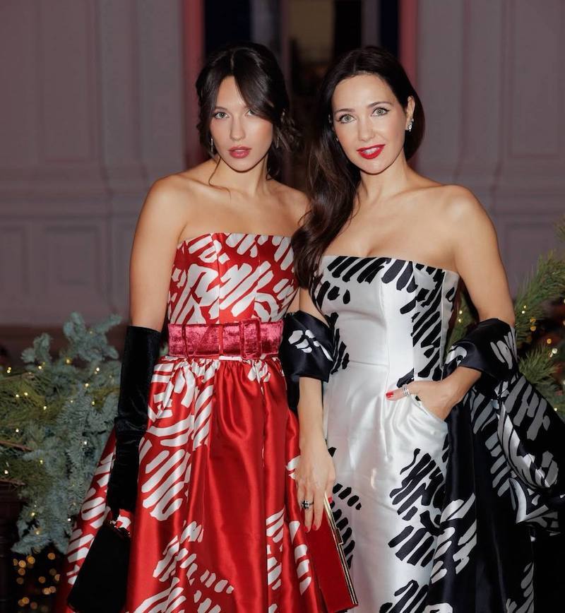 &laquo;Как две подружки&raquo;: в&nbsp;Сети обсуждают новое фото Климовой с&nbsp;дочкой