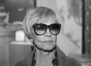 Вера Алентова