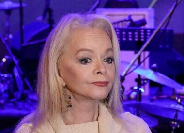 Лариса Долина