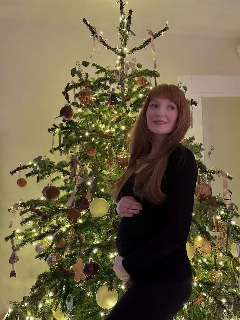 Никола Робертс рассекретила беременность и&nbsp;сообщила, когда родит первенца