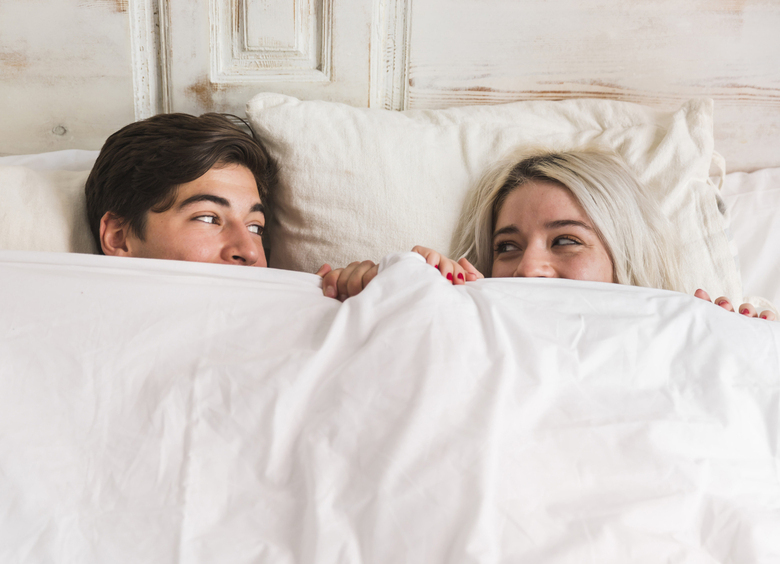 Как говорить о&nbsp;сексе без неловкости: секреты откровенных бесед