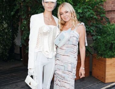 Наступление лета в Москве ознаменовалось серией светских событий: стартовал,Международный открытый театральный фестиваль; в Парке Горького состоялся,традиционный ежегодный ужин “В саду” – партнер Дягилевского фестиваля