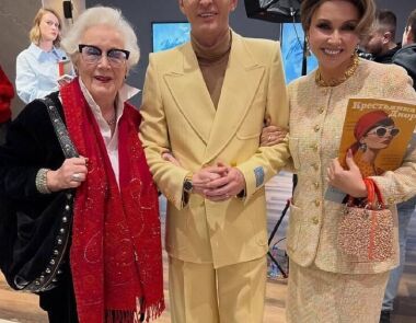 В Москве представили очередную пересъемку культового советского кино: хит,великого Леонида Гайдая о приключениях Шурика переосмыслил творческий коллектив,во главе с Тиной Канделаки