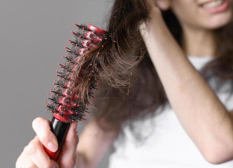 Как избавиться от секущихся кончиков: что работает, а что — пустая трата денег