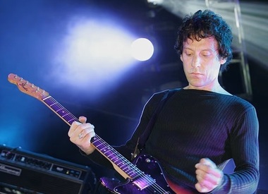 Умер легендарный гитарист The Cure